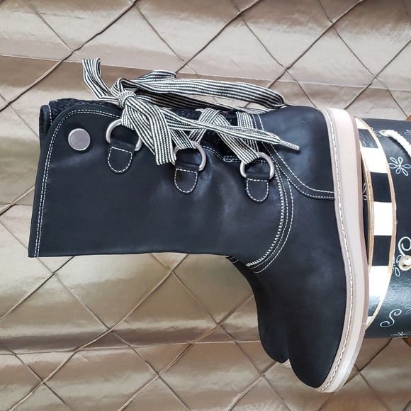 NWT- White Mountain Waterproof ‘Tivia’ Lace Up Back Boots - Picture 8 of 9